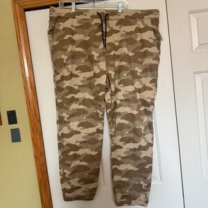 Edgar and Ash Tan Camo Jogger Pants NWT
